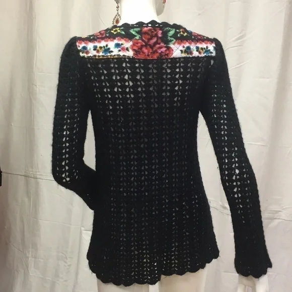 FREE PEOPLE BLACK XS Knit Crochet Sweater Free People GUC - Picture 2 of 8